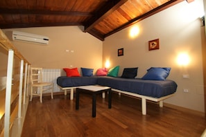 LCD TV - La Chioccia (Valmontone)