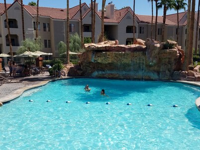 Escape to Luxury at Desert Club Resort - Your Ultimate Desert Oasis Awaits