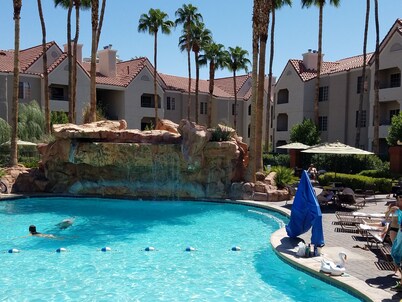 Escape to Luxury at Desert Club Resort - Your Ultimate Desert Oasis Awaits