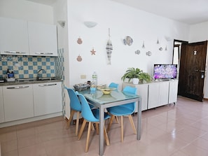 Comfort Apartment, 1 Bedroom, Air conditioning, City View | Living area