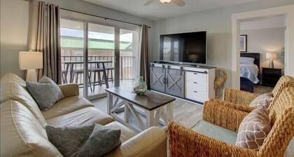 Tabby Getaway-Beach Club 435