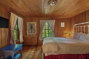 4 slaapkamers, een strijkplank/strijkijzer, gratis wifi, beddengoed