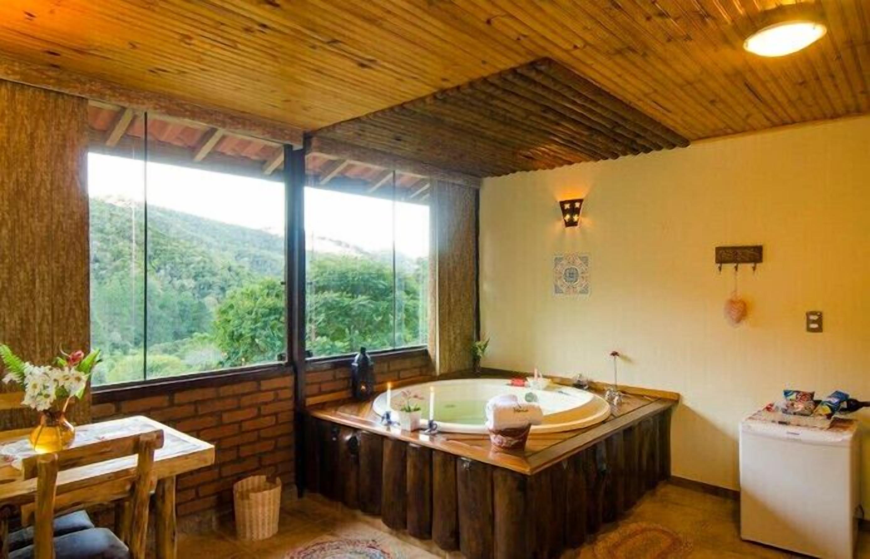 Suite | Private spa tub