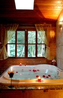Habitación romántica doble (Chalé Rosas) | Bañera de hidromasaje