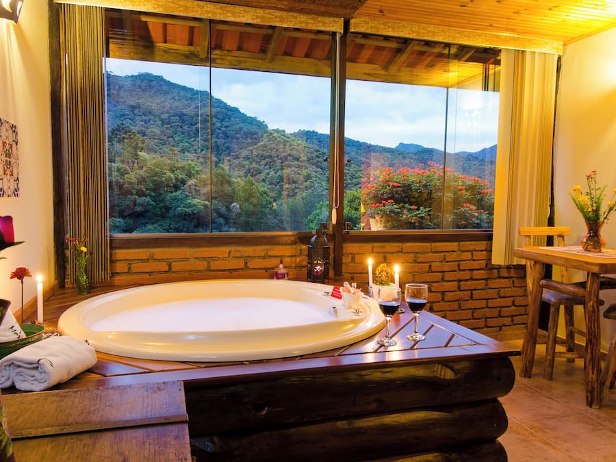 Suíte | Frigobar, cofres nos quartos, individualmente decorados, escrivaninha