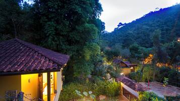 Romantic Double Room (Chalé Passarinho) | Terrace/patio