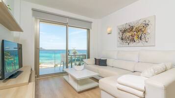 Fernseher, DVD-Player, Stereoanlage