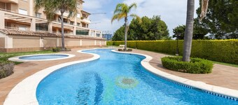 BUGANVILLA - Apartment with shared pool in Oliva.