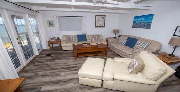 Interior detail - Lathrom's Mosquito Lagoon Fish Camp (Oak Hill)