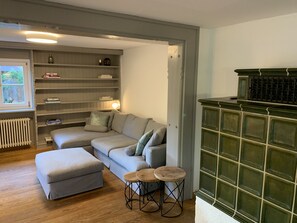 Smart TV, books, music library, stereo
