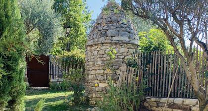 Maison au charme provençale pour les amoureux d Žauthenticité .