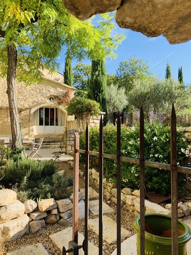 House with Provencal charm for lovers of authenticity.