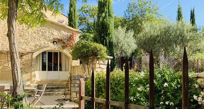 Talo Provencen charmilla aitouden ystäville.