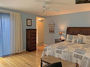 3 bedrooms, iron/ironing board, Internet - Less Than 1 Mile to Seagull Beach (2153) (West Yarmouth)