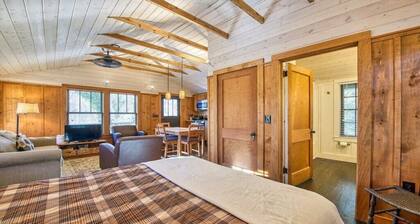 NOUVELLE LOCATION! Studio Carruth Cottage pour 4 personnes. Promenade au centre de conférence du lac Junaluska, lac, roseraie