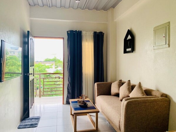 Living area - The Pad 8 Sleeps at Pad Tuguegarao - Unit 2 (Tuguegarao City)