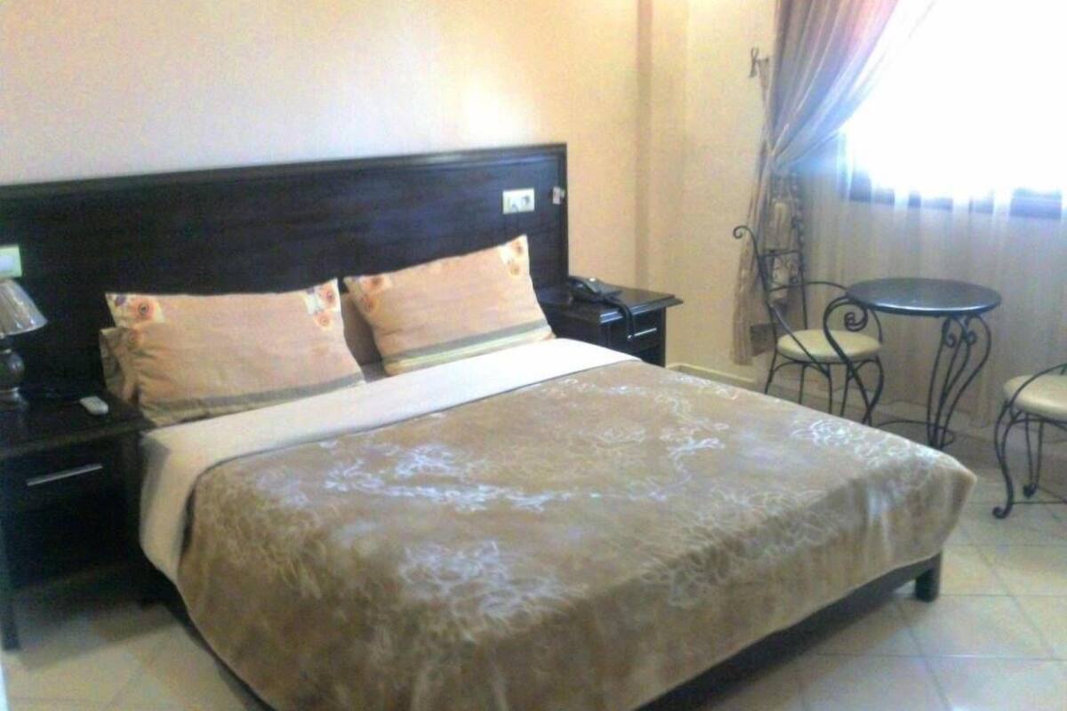 Wifi gratis y ropa de cama