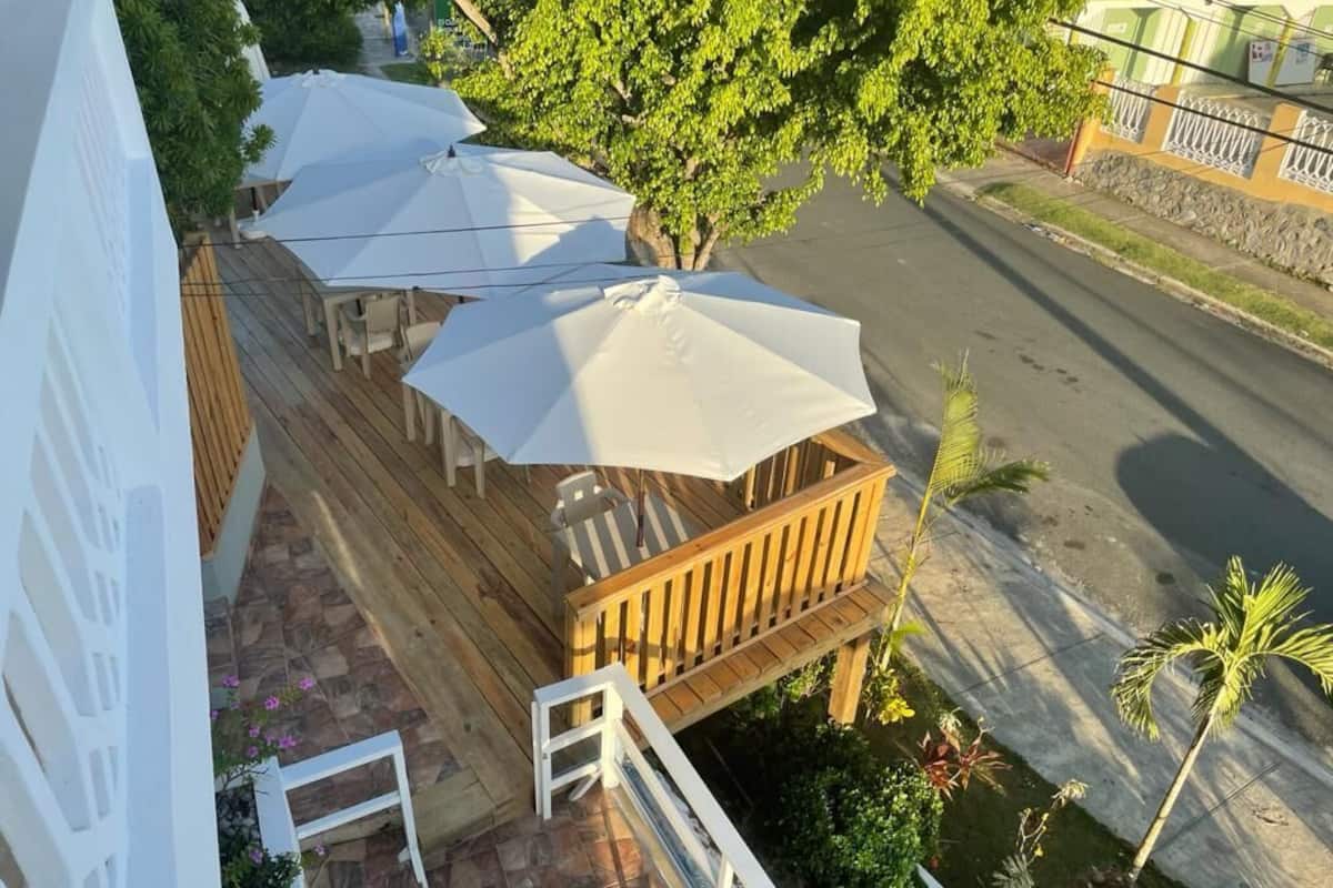 Roupas de cama premium, cortinas blackout, quartos à prova de som