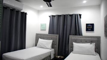 Biancheria da letto di alta qualità, tende oscuranti, insonorizzazione