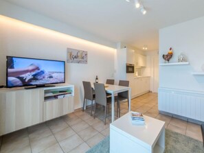 Dining - Isabelle with parking and shared pool by Interhome (De Haan)