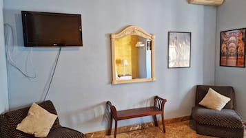Deluxe Double Room, Private Bathroom, City View (5) | Minibar, desk, soundproofing, iron/ironing board