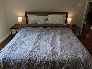 3 bedrooms, iron/ironing board, WiFi, bed sheets