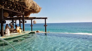 Piscina all'aperto, una piscina riscaldata