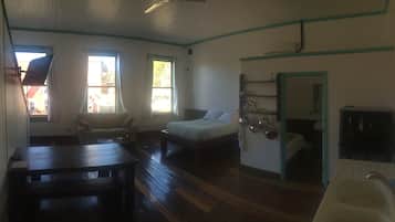 1 bedroom, in-room safe, iron/ironing board, WiFi