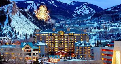 Ski In/out, Resort and Spa, REMODELED 2024, Ski Valet, HotTub, Health Club,Spa