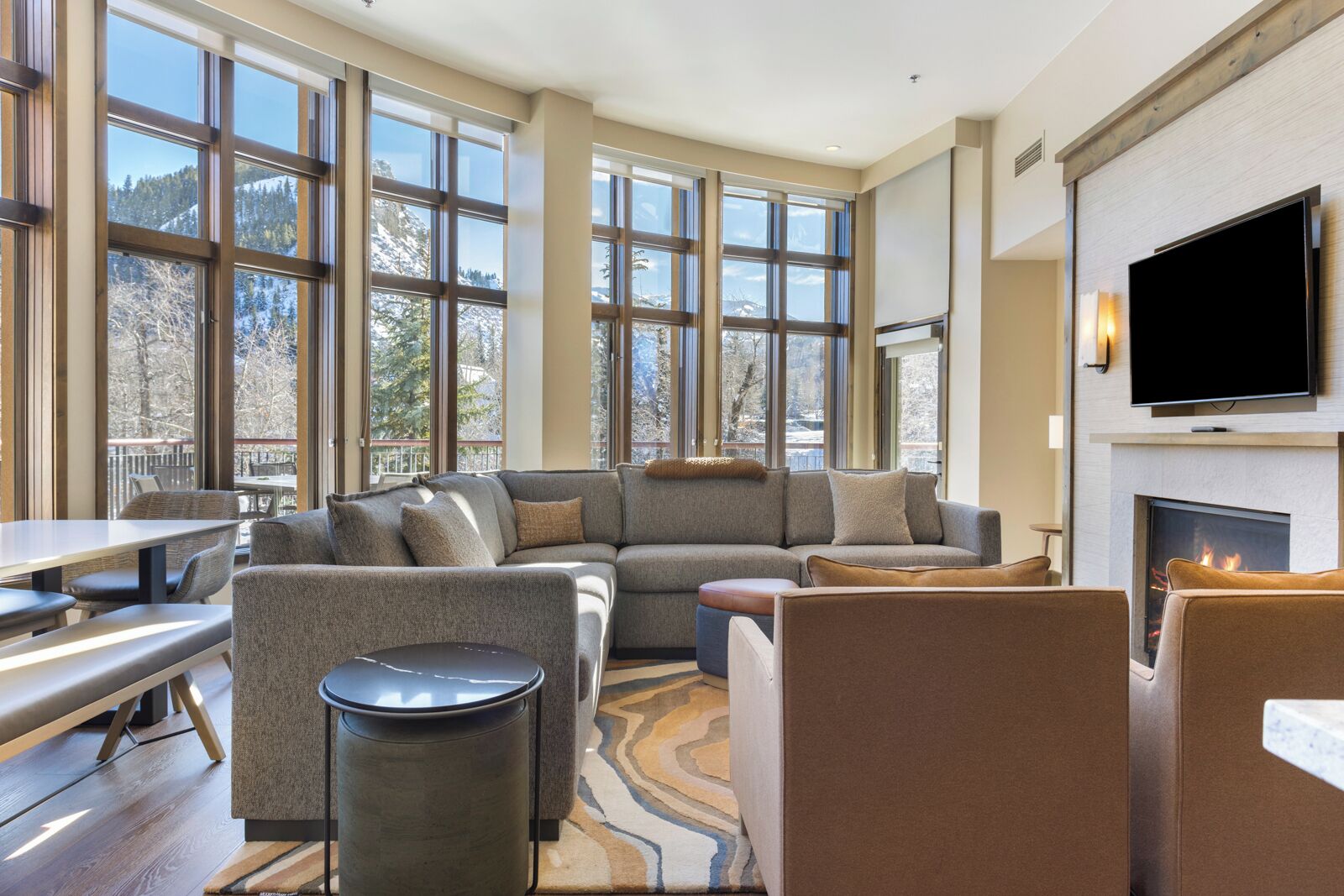 TV, fireplace, stereo