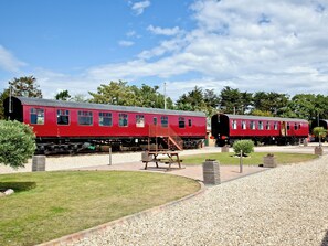 Exterior - Brunel Boutique Railway Carriage 2 (Dawlish Warren)
