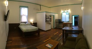 1 bedroom, WiFi, bed sheets - Blu-Buck Mercantile Hotel Apt. B (Water Valley)