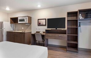 Standard Studio, 1 Queen Bed, Non Smoking, Refrigerator & Microwave - Extended Stay America Suites - Redlands (Redlands)