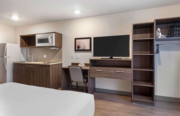 Studio Standard, 1 grand lit, non-fumeur, réfrigérateur et four à micro-ondes