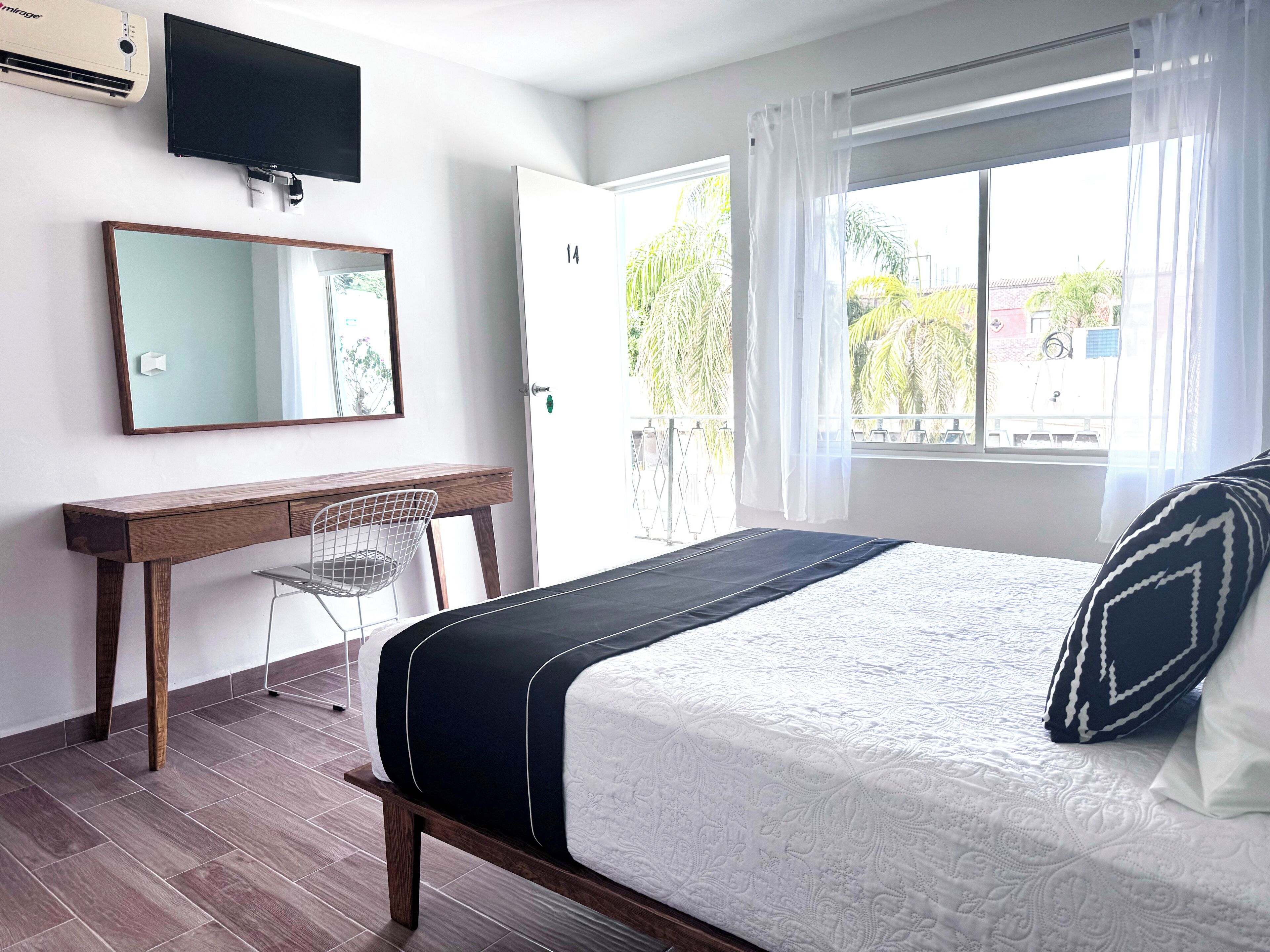 Rom – deluxe | Lydisolert, strykejern/-brett, wi-fi (inkludert) og sengetøy