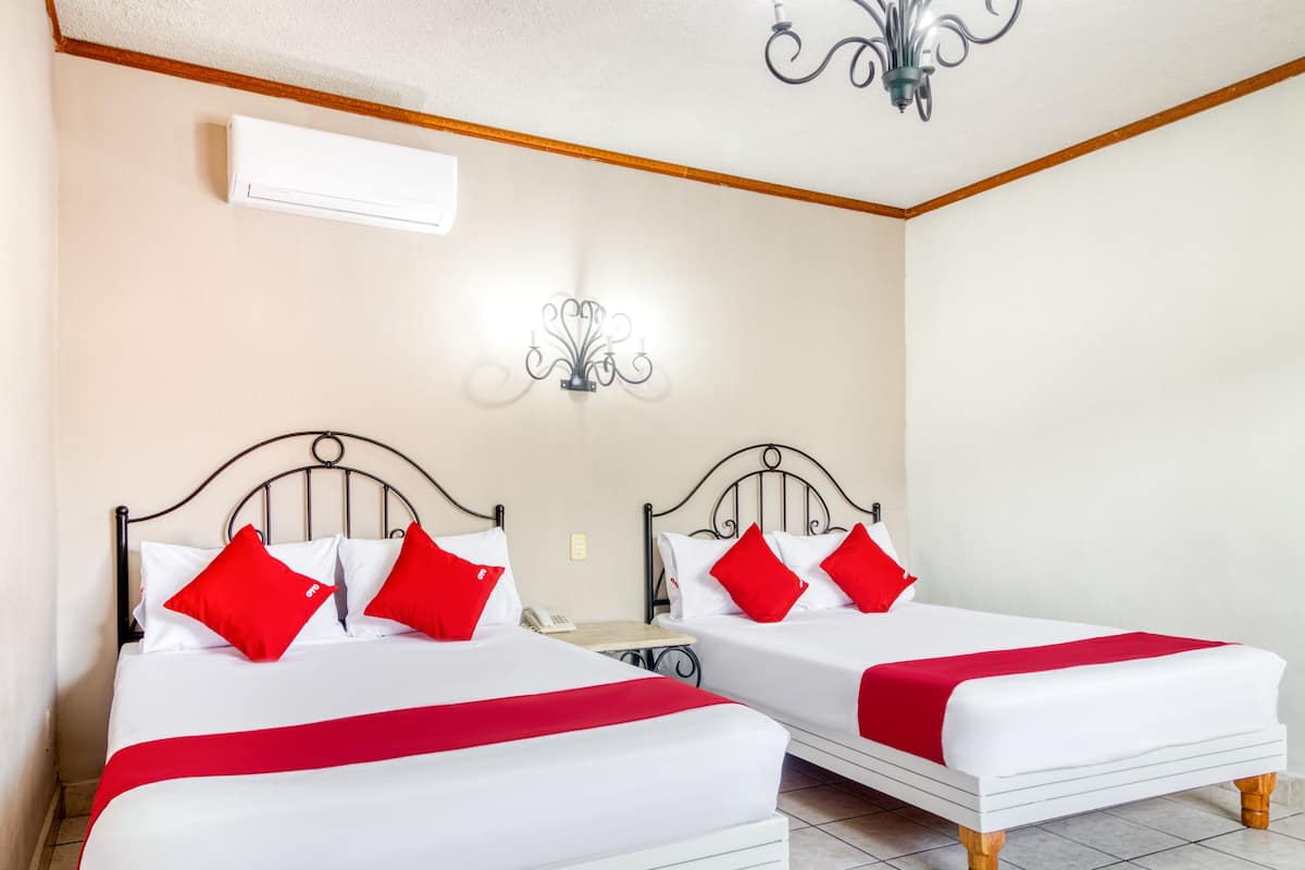 1 habitación, insonorización y tabla de planchar con plancha