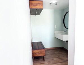 Rom – deluxe | Bad | Dusj, håndklær og såpe