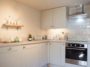 Dishwasher, high chair - 1 bedroom accommodation in Marbury, near Whitchurch (Marbury, near Whitchurch)
