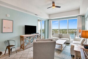 TV - Waterfront 2BR at The Wharf • Sleeps 8 • Amazing Views • Oasis Pool (Orange Beach)