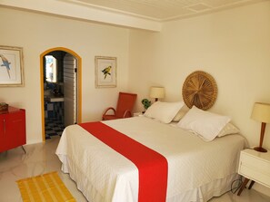 Ropa de cama de alta calidad y minibar 