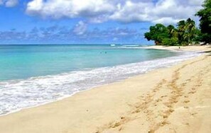 Beach nearby - Villa Seascape (Gibbes)