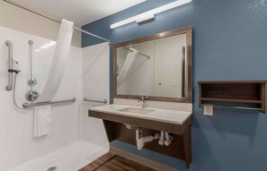 Combined shower/bathtub, hair dryer, towels, soap - Extended Stay America Suites - Atlanta - Lithia Springs (Lithia Springs)