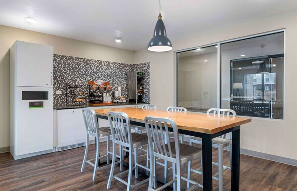 Desayuno para llevar incluido todos los días