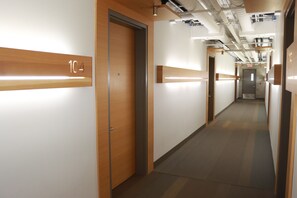 Interior entrance - Barker Suites Southport (Portage La Prairie)