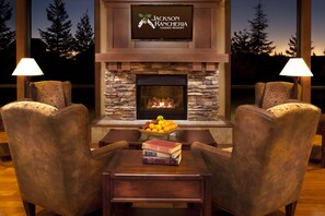 Lobby lounge - Jackson Rancheria Casino Resort (Jackson)