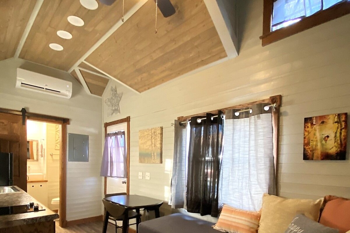 Tiny House Parker | Quartos à prova de som, ferros/tábuas de passar roupa