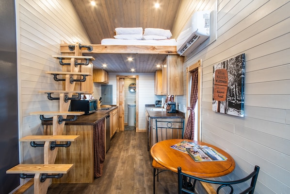 Cabane (Tiny House Aspen) | Chambres insonorisées, fer et planche à repasser, draps fournis