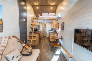 小屋 (Tiny House Aspen) | 隔音、熨斗/熨板、床单