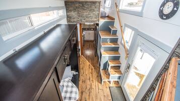 Cabin (Tiny House Molly) | Bathroom | Shower, towels