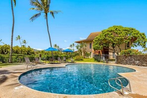 Pool - Poipu Beach Cottage: mountain views, walk to beach (Koloa)